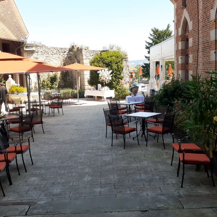 A beautiful day !!
@stephanechanteloubefleuriste
@fortyproduction
DJ : Magic'Ambiance
Traiteur : Gourmet Fiolant
#frenchweddingvenue #frenchchateauwedding #chateauwedding #chateaumaulmont #weddingfrance #chateaumariage #mariagechateau #mariageauvergne #mariage2021