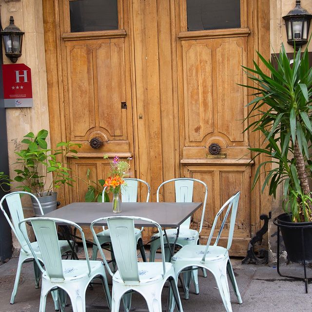 Les terrasses parisiennes ❤️ #Gisou #Baravinsetcocktails