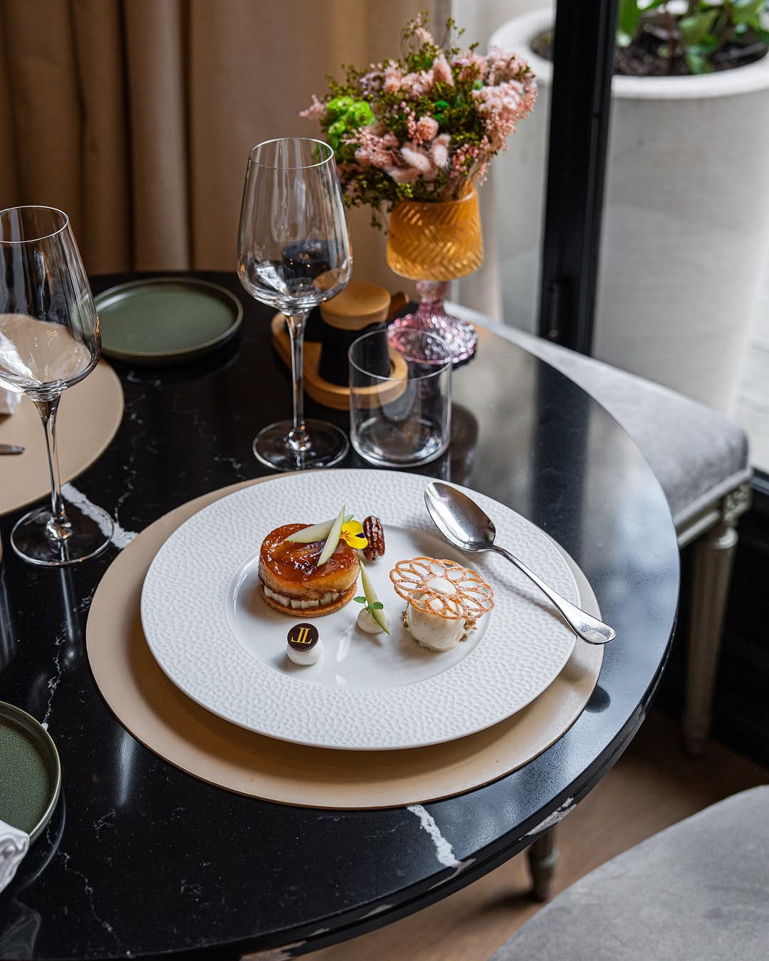 hotel_lancaster_paris - instagram