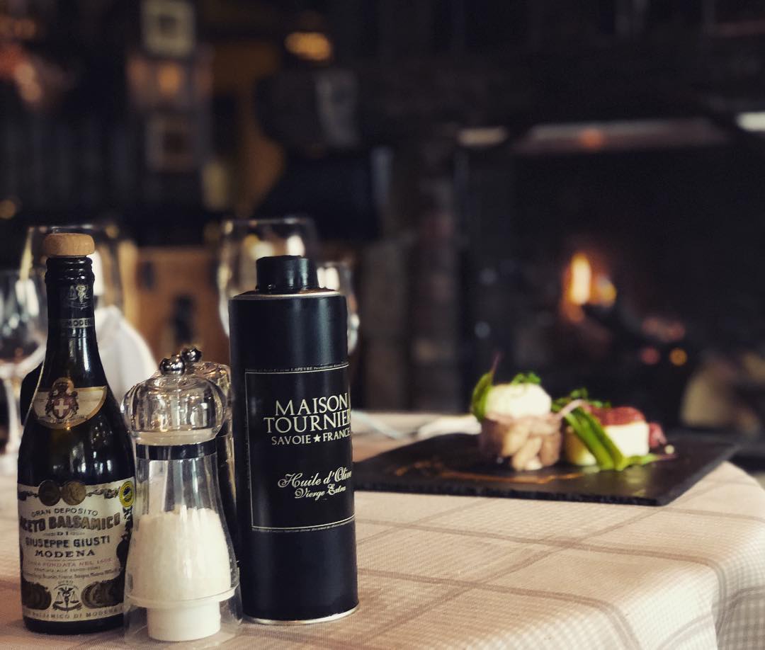 #lacasserole#courchevel#cvlmoment#lunchtime#haveabreak#aucoindufeu#restaurant#maisontournier#Куршевель#зима2018#ресторан