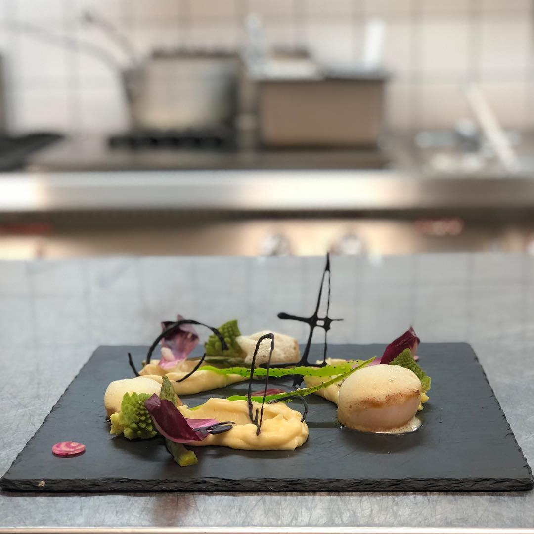 #lacasserole#courchevel#Куршевель#saintjaques#scallop#оболочкисвятойJacque#epicmeal#restaurant#art#foodart#insidethekitchen#yummy#cuisine#francaise
