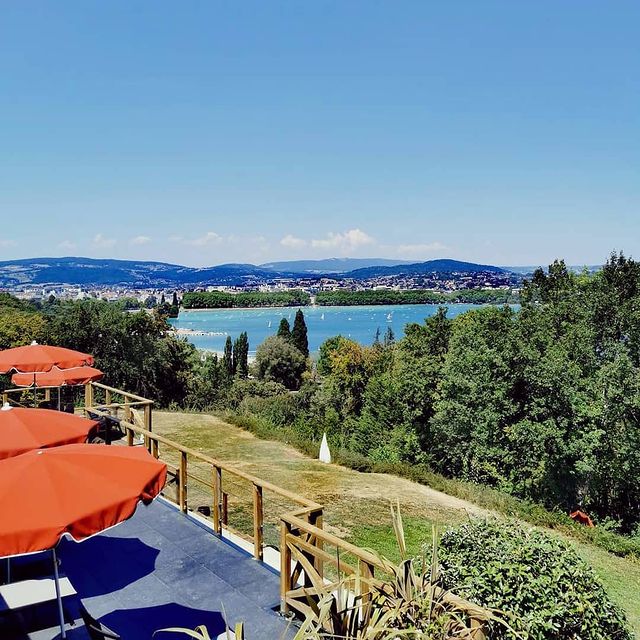 Venez nous voir ! C'est encore plus beau en vrai ! 🤩☀️💦
.
.
.
#lestresoms #hotel #restaurant #spa #bar #lacannecy #annecylake #annecy #savoiemontblanc #ilakeannecy #annecytourisme #annecyfrance #weekend #weekendannecy #villeannecy #hotelannecy #hotelavecvue