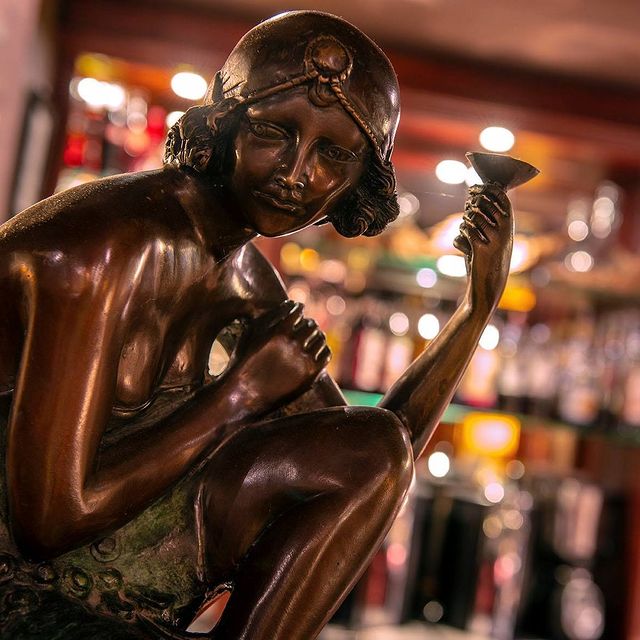 Quel est votre espace favori à l'hôtel ?
.
.
.
#lestresoms #hotel #restaurant #spa #bar #annecy
#annecylake #lacannecy #annecytourisme
#ilakeannecy #savoiemontblanctourisme
#savoiemontblanc #decoration #ambiance #artdeco #sejour #escapade
#weekend #weekendannecy