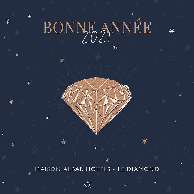 #BonneAnnee
Toute l'équipe vous adresse ses chaleureux vœux de nouvelle année. L'année 2020 a plus que jamais mis à l'épreuve notre créativité à votre service. Que 2021 vous apporte joie, succès et qu'elle puisse nous permettre d'enfin vous retrouver !
Notre maison est unique mais forme un tout avec les autres membres de la famille Paris Inn Group. Nous avons hâte de continuer à partager avec vous cet #EspritdeFamille.
