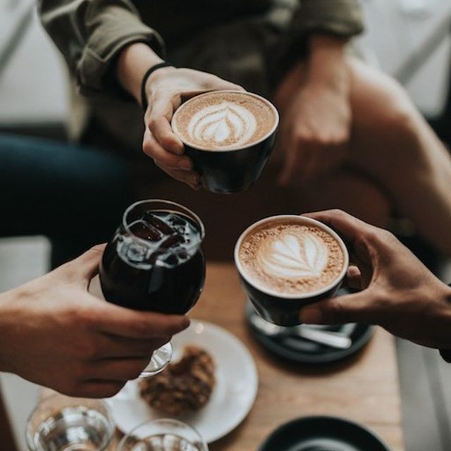 TULIP CAFE ☕ Pour faire une pause ou le temps d'attendre votre collègue toujours en retard, pensez aux Tulip Café !
Situé en bas des Tulip Résidences, ils vous accueillent de 6h30 à 23h pour un service en continu de boissons et de collations ainsi qu'une petite boutique de produits régionaux et de dépannage.
👉 Des formules adaptées à chaque moment de la journée !
#breakfast #petitdejeuner #breakfastideas #breakfasttime #breakfastlover #petitdej #morning #morningroutine #morningvibes #morningmotivation #appartcity #apparthotel #hotel #buffet #offre #promo #coffee #coffeevibes #tulipresidences #tuliphotel #apparthotel #aparthotel